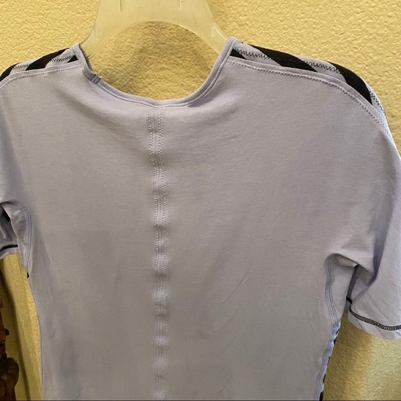 LULULEMON Stripe Short Sleeve Top Size 4-6 - Picture 5 of 6